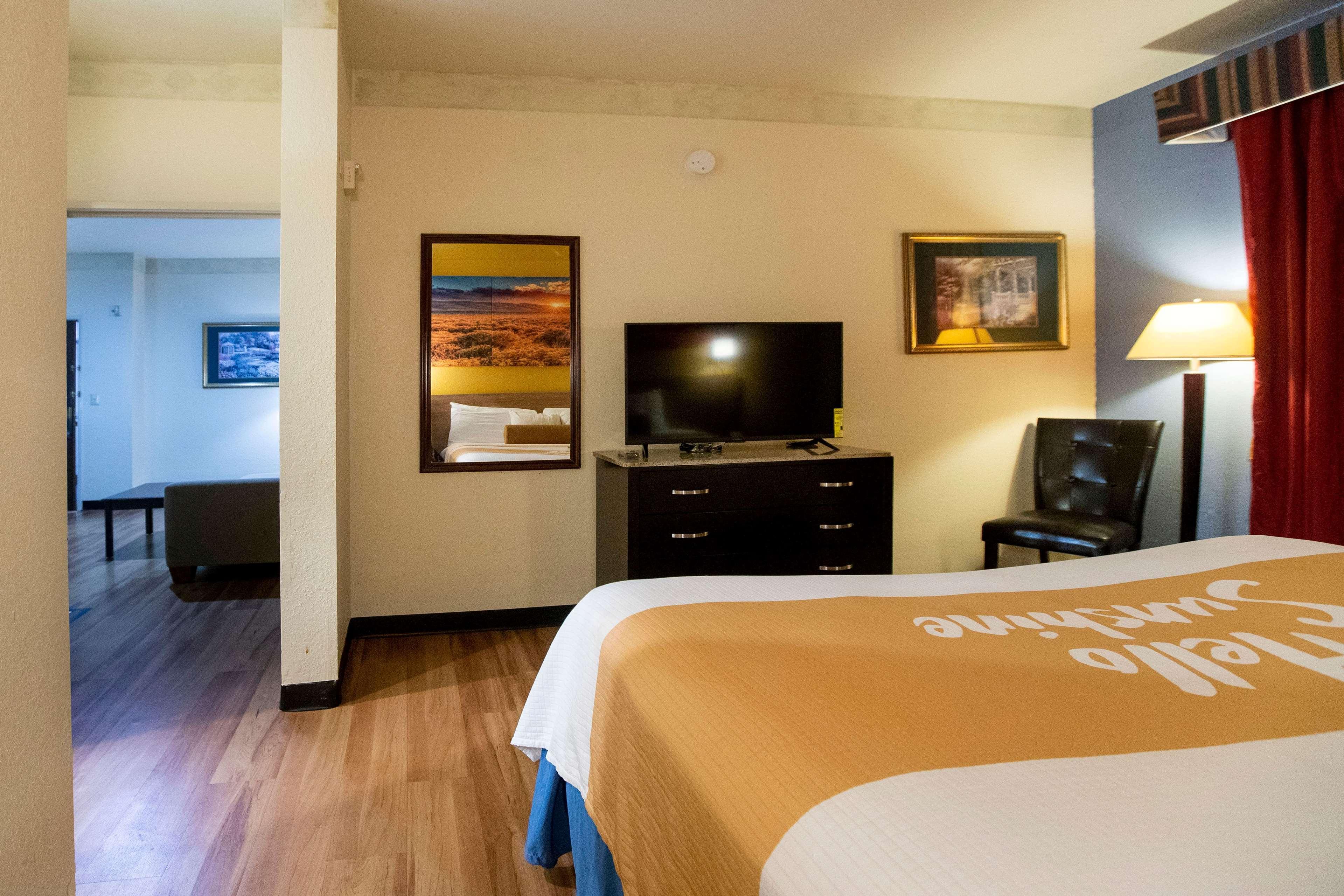 Hotel Days & By Wyndham North/aldine